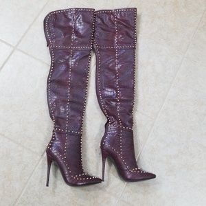 Thigh high boots, jennifer Le is used for exposure